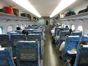700_Series_Shinkansen_Interior